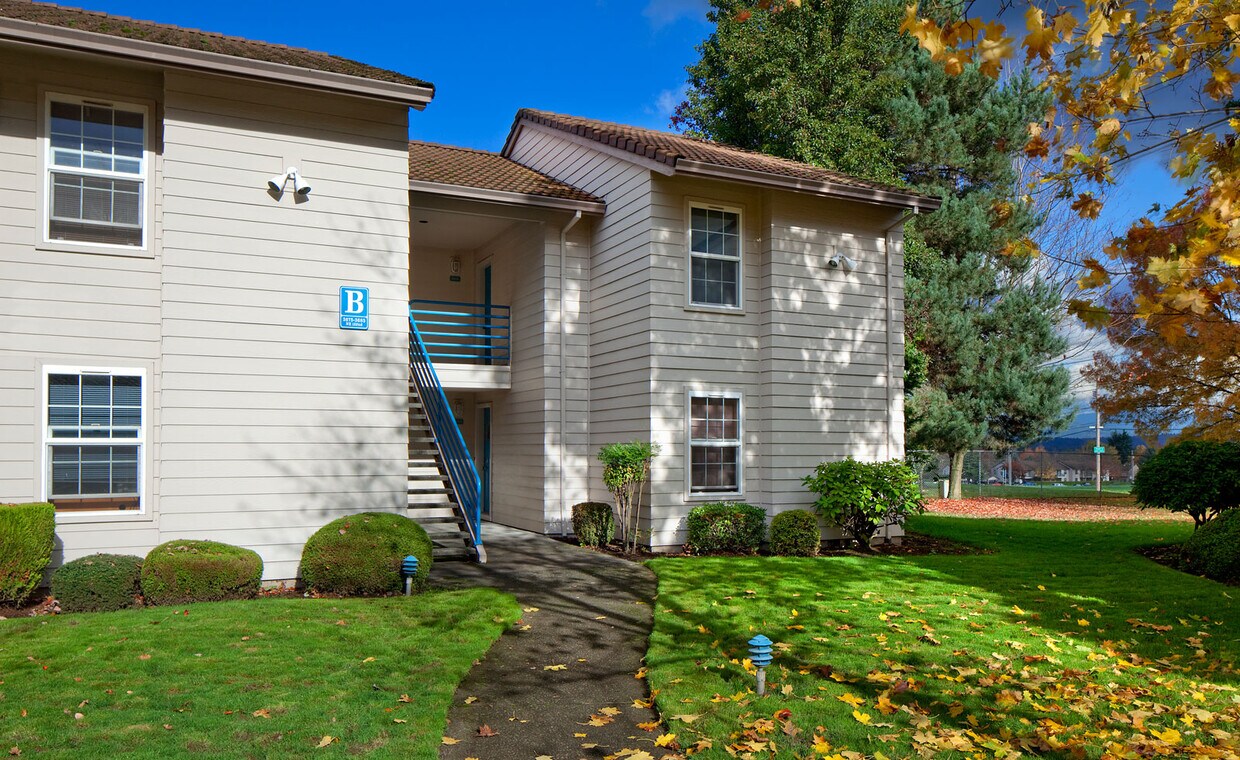 Foto principal - 3647 NE 122nd Ave