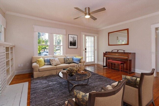 Foto del edificio - 1001 E Jefferson St