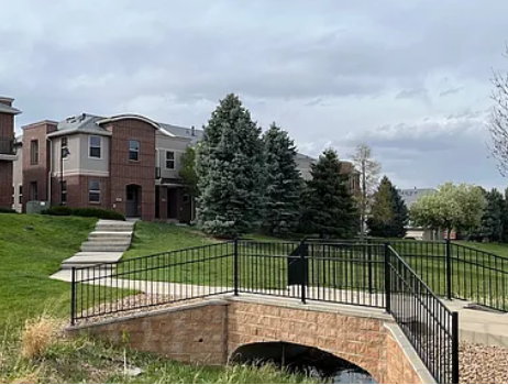 Foto del edificio - 6409 S Potomac St