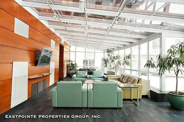 Building Photo - 516 W 47th St