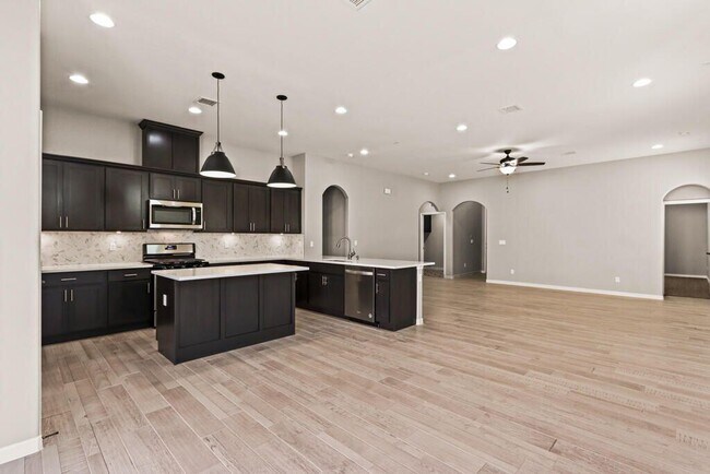 Foto del edificio - 13591 Hazlewood St
