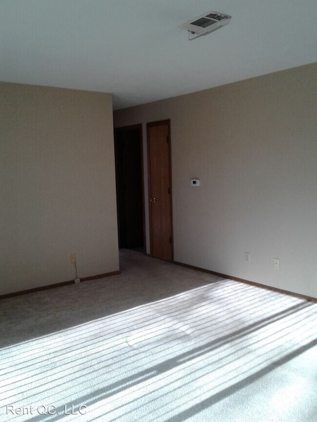 Building Photo - 5122 25th Ave Ct
