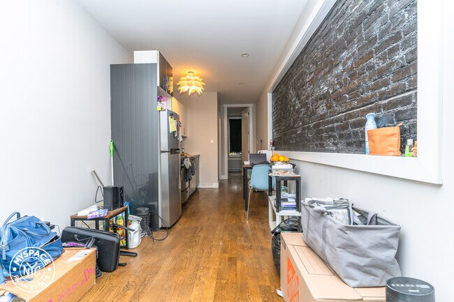 Foto del edificio - 222 Bushwick Ave