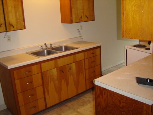 Building Photo - 2371 Libbey Rd