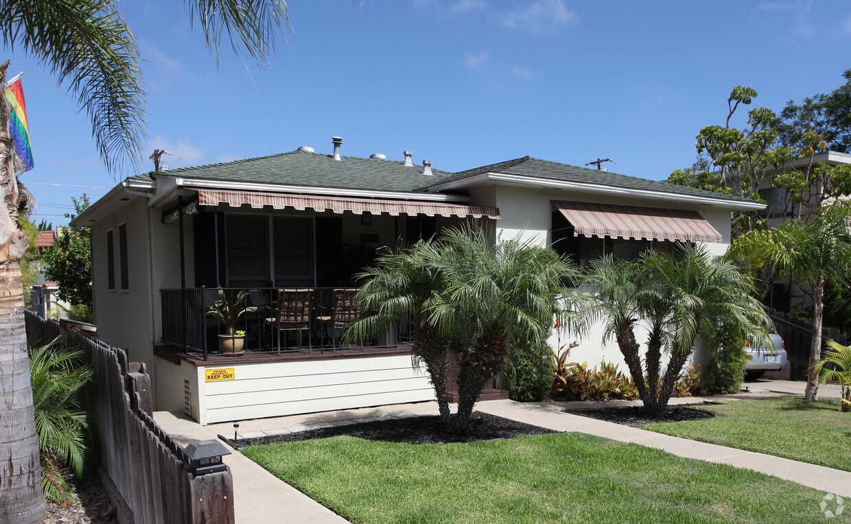 Foto del edificio - 1426 Robinson Ave
