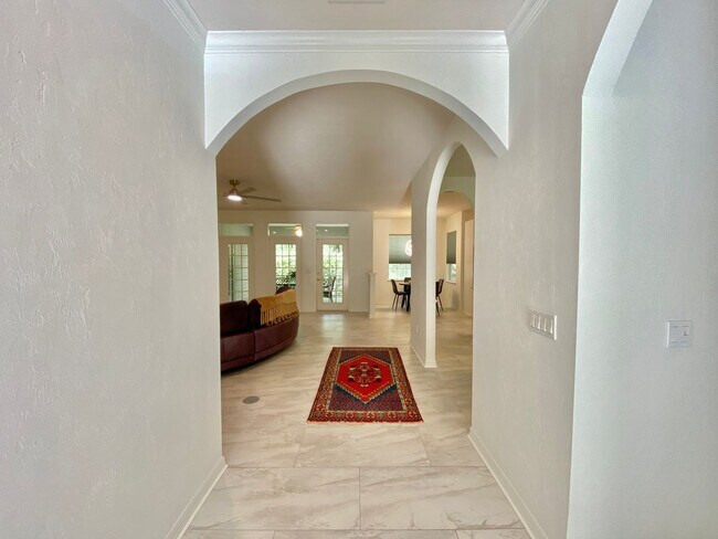 Building Photo - Fully Furnished & Renovated Haile Plantati...