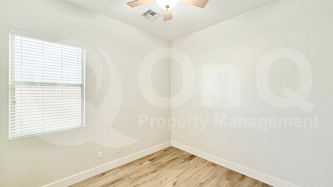 Building Photo - 4214 S Snowcap Dr