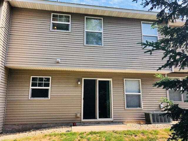 Foto del edificio - 2076 Shryer Ct E