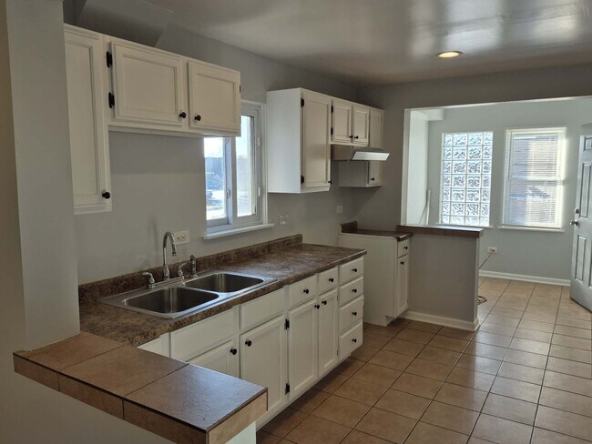 Foto del edificio - 6840 S Claremont Ave