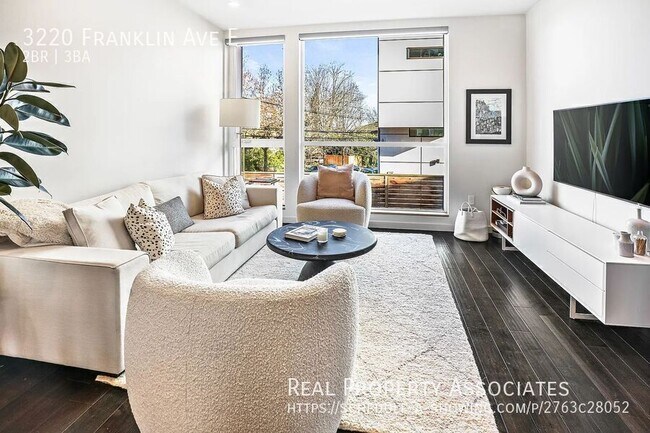 Foto del edificio - 3220 Franklin Ave E
