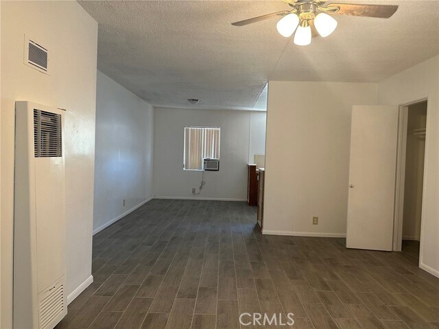 Building Photo - 1050 College View Dr