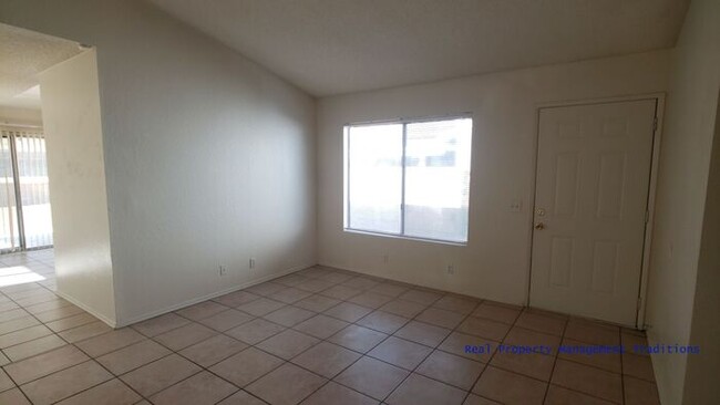 Foto del edificio - Great 3 bedroom Home in Palmdale