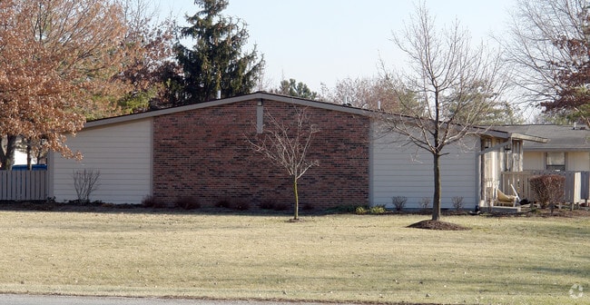 Building Photo - Dogwood Glen