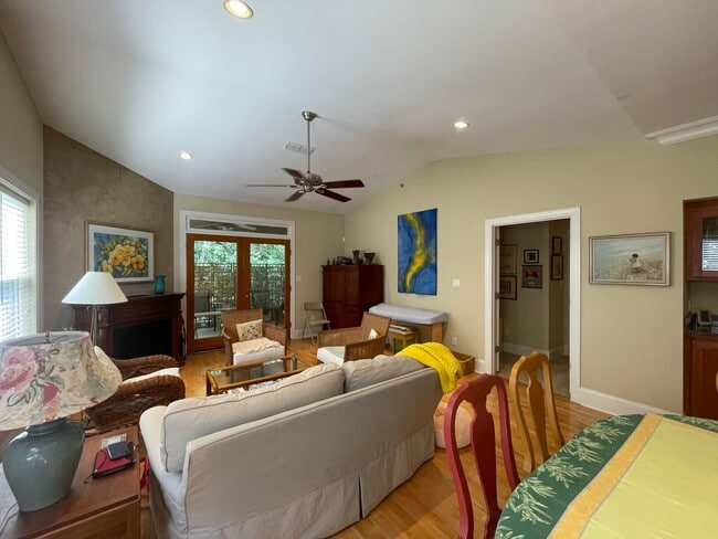 Building Photo - Three Bedroom Epps Bridge Condo Available!