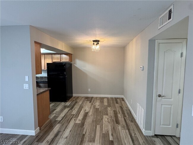 Foto del edificio - 7200 W Pirates Cove Rd