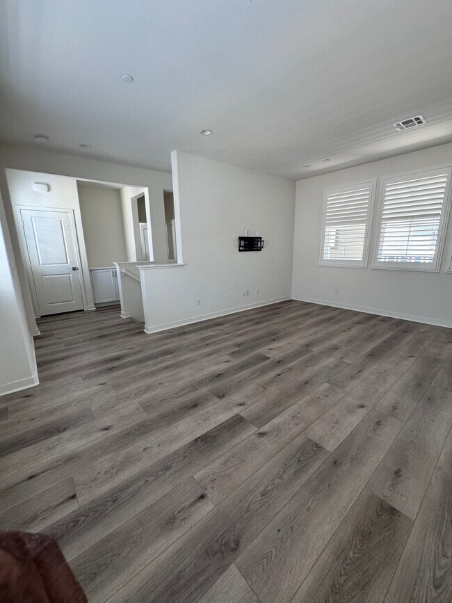 Building Photo - 15982 Parkhouse Dr