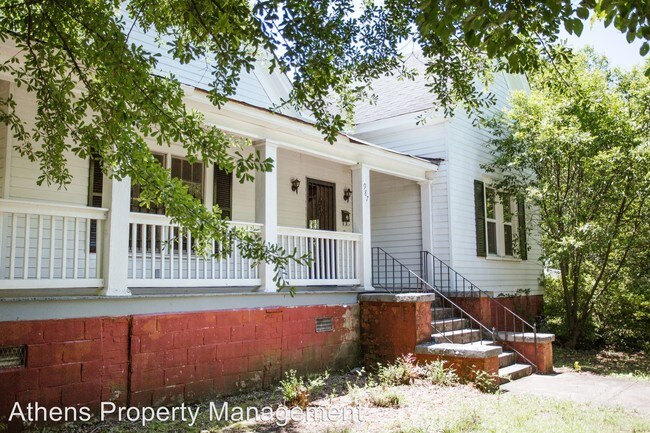 Foto del edificio - 3 br, 1 bath House - 987 Reese Street