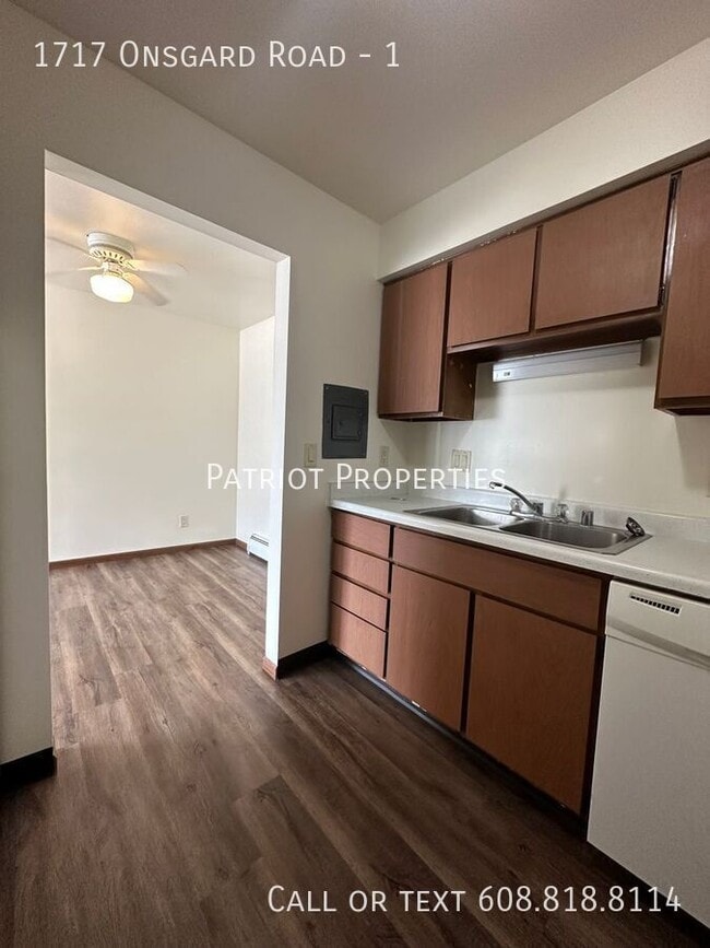 Foto del edificio - 2 bedroom/ 1 bath apartment in Madison, WI