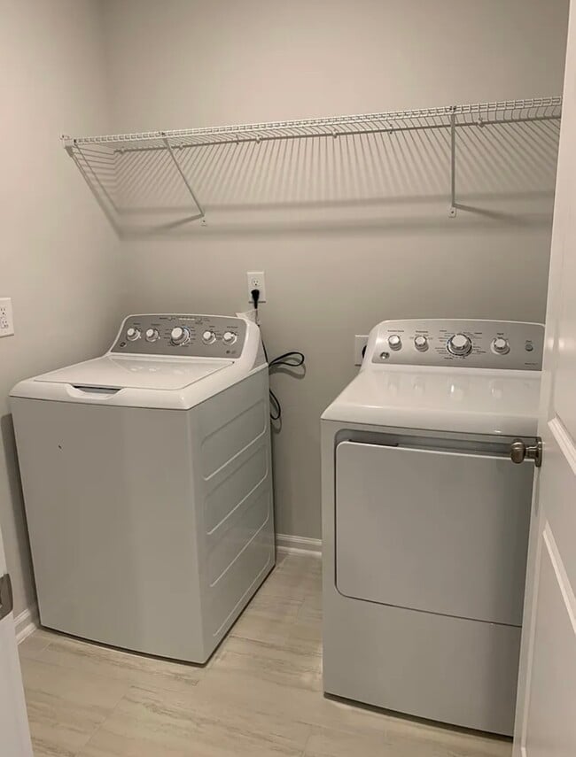 Foto del edificio - 525 Hazy Hls Ln