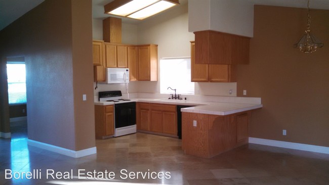 Building Photo - 13751 Anacapa Ave