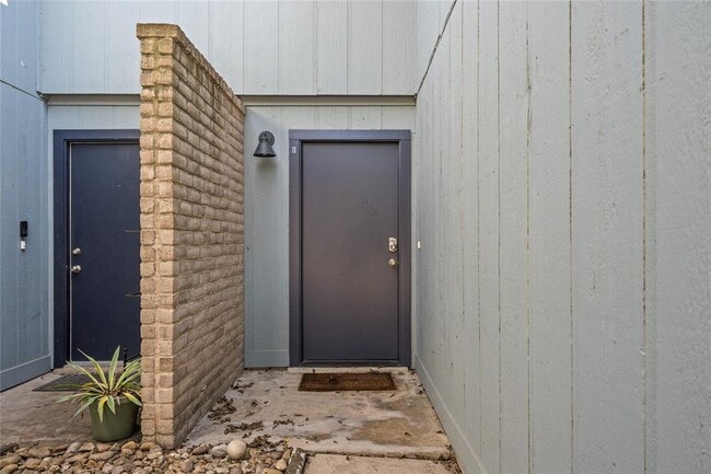 Building Photo - 2415 Burleson Ct