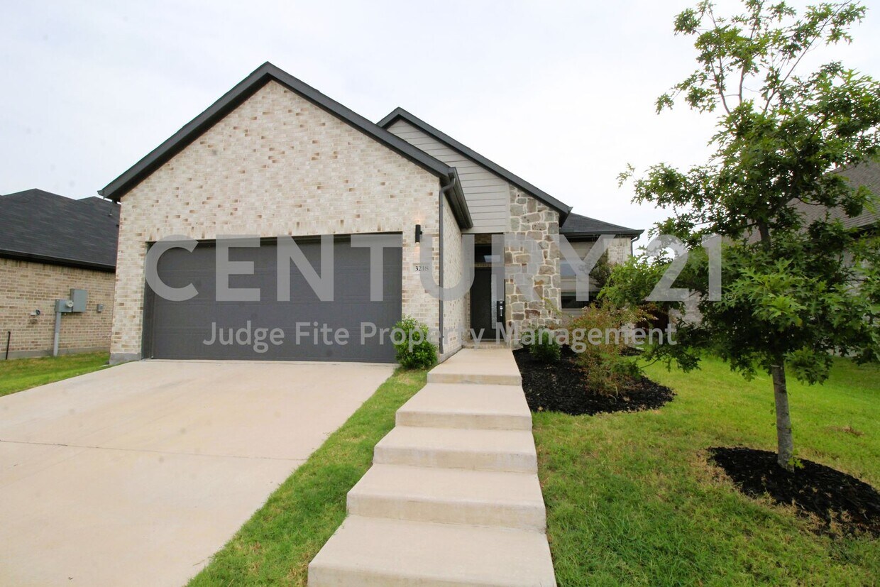 Foto principal - Beautiful 3/2/2in Royce City For Rent!