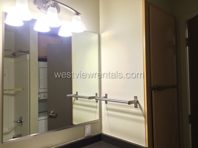 Foto del edificio - 1225 Railroad Ave