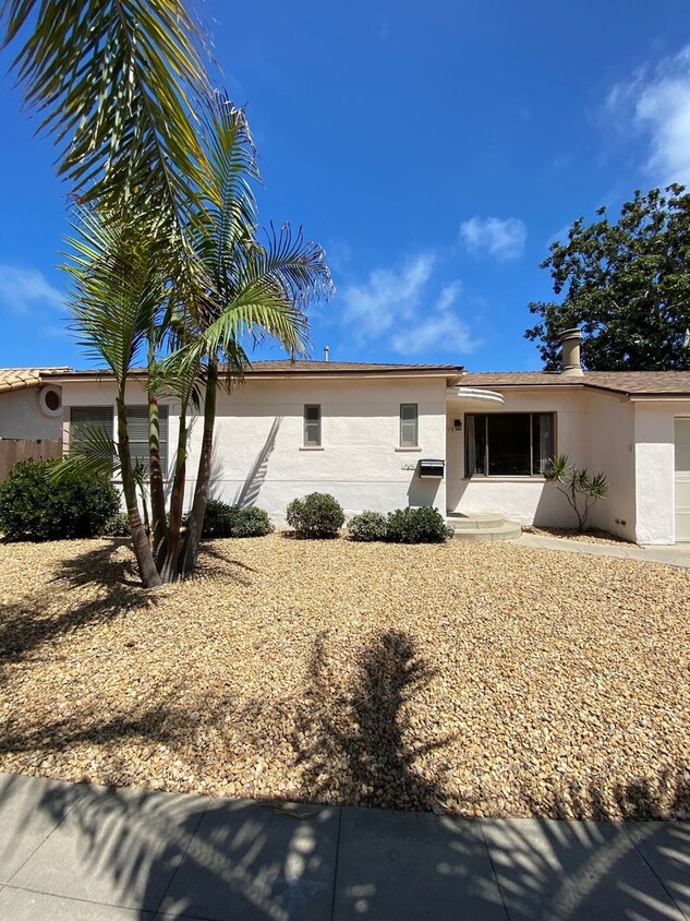 Primary Photo - Crown Point Charmer~ 2Bdrm 1Bath Plus 2 Ca...