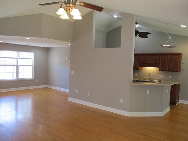 Foto del edificio - 2808 Blue Bell Ln