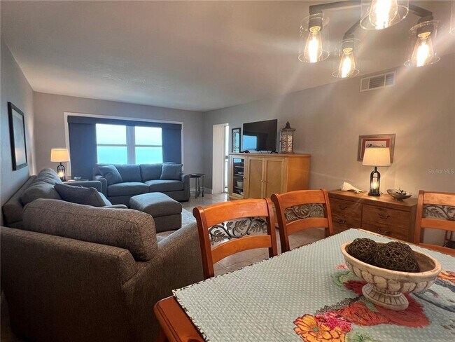 Foto del edificio - 1270 Gulf Blvd