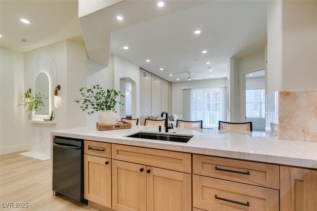 Building Photo - 32 E Serene Ave