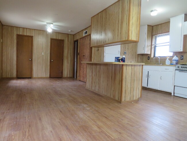 Building Photo - 306 Hollyhill Ln