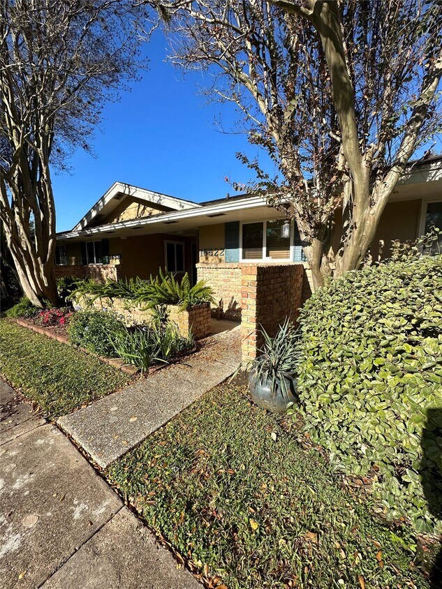 Primary Photo - 16522 Diana Ln