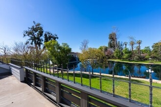 Building Photo - 1019 Lakeview Terrace