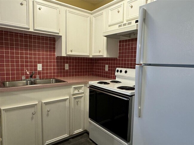 Building Photo - 417 Shawnee