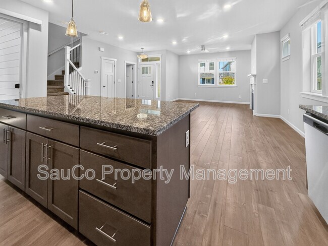 Building Photo - 3909 SE Zircon Ln