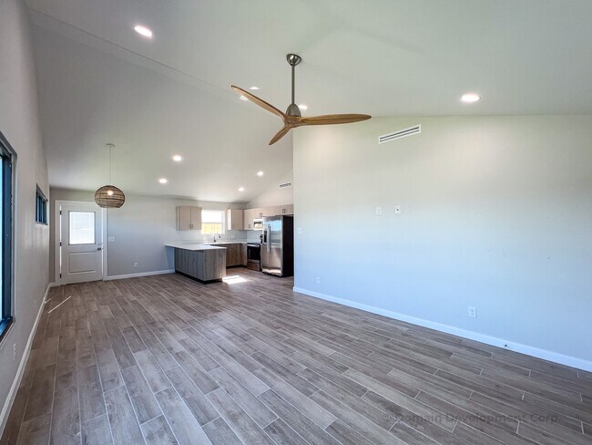 Building Photo - 2705 Woodpecker Rd