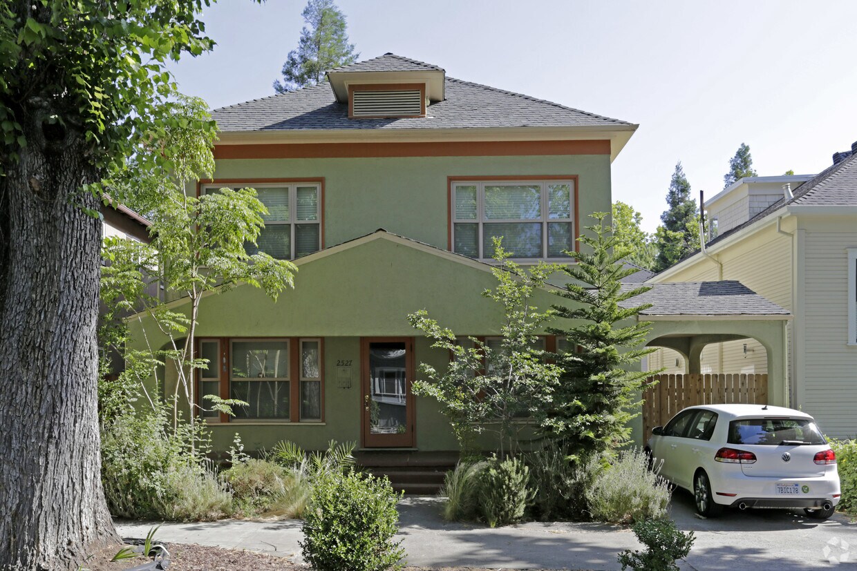 Building Photo - 2527 O St