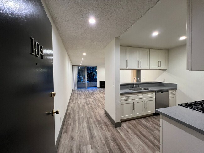 Foto del edificio - 3715 S Canfield Ave