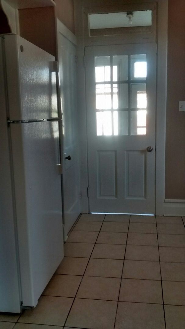 Foto del edificio - 3 br, 1 bath House - 215 E. EMAUS ST