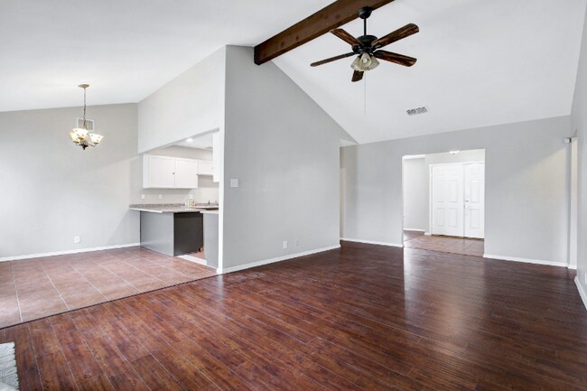 Building Photo - 7535 Lincoln Village Dr