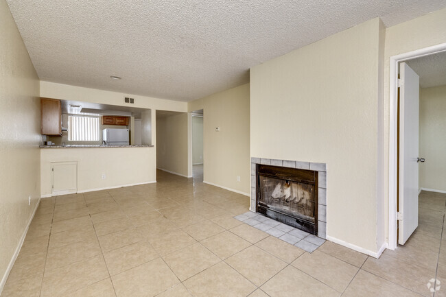 2BD, 2BA - 900SF - Living Room - Papago Fairways