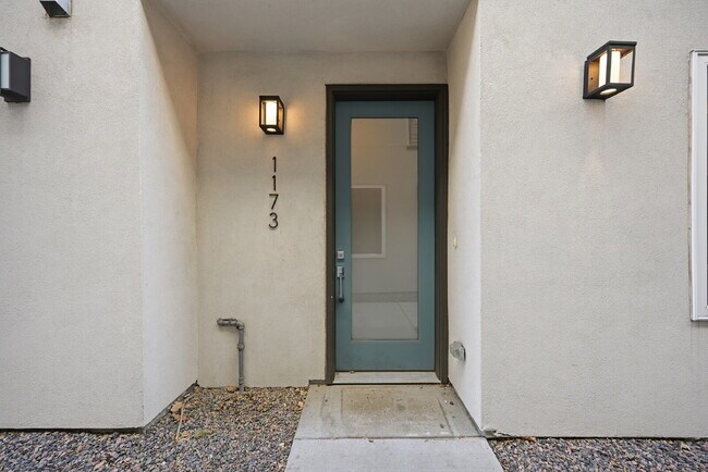Building Photo - $3,497.95- 3 Bed, 3.5 Bath Townhome In Denver with Rooftop Deck and NEW Carpets