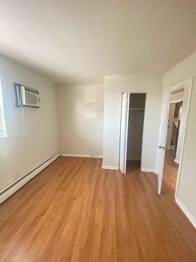 Foto del edificio - 5701 Tulip St