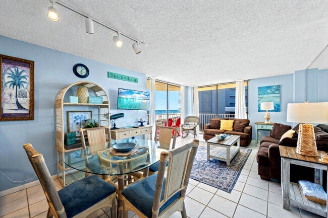 Building Photo - 505 E Beach Blvd