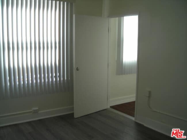 Building Photo - 729 S Union Ave