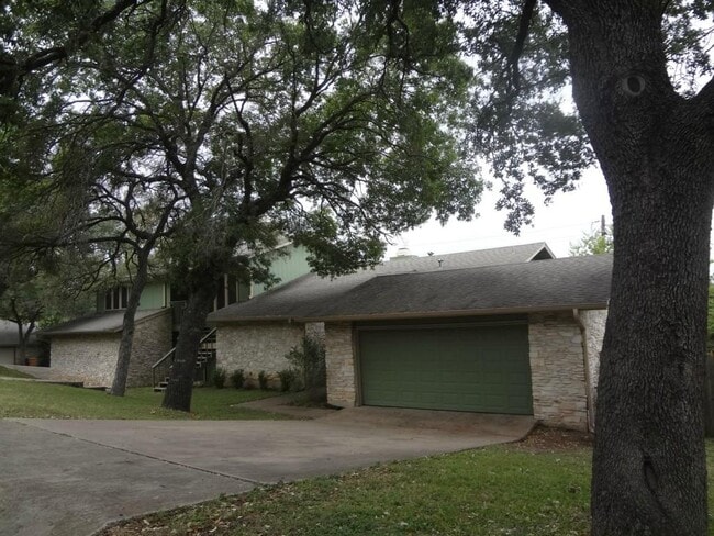 Building Photo - 9100 Wildridge Dr