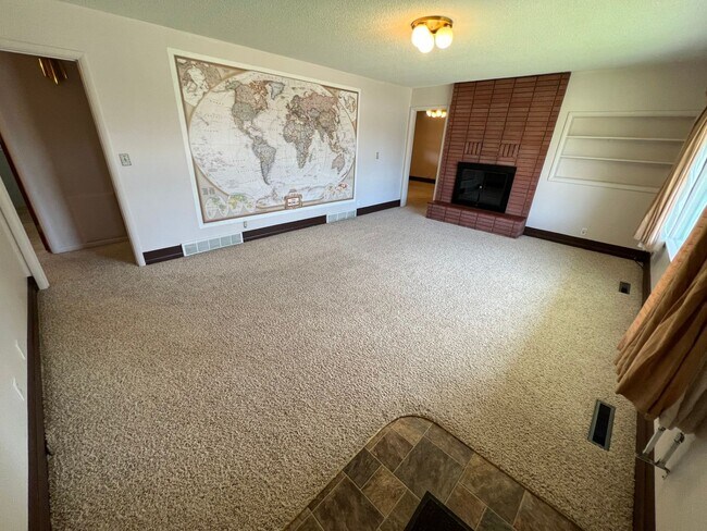 Foto del edificio - 429 E Pine St