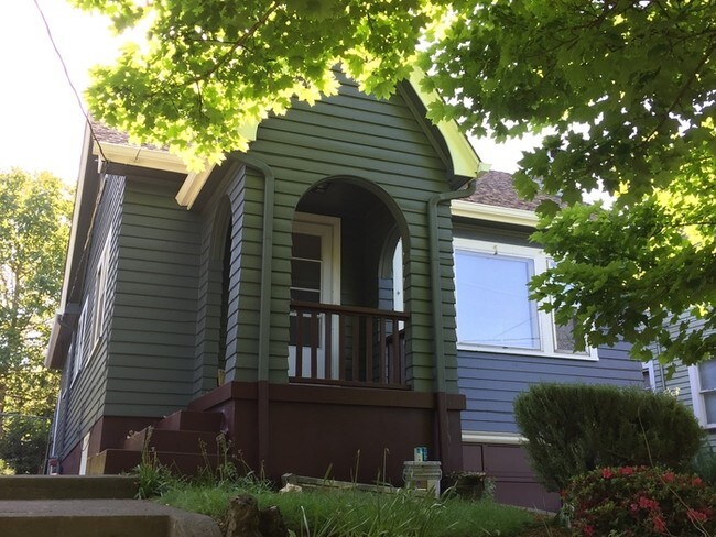 Building Photo - 1362 NE 46th Ave
