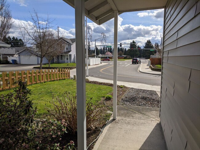 Foto del edificio - Conveniently located 3 bedroom Home